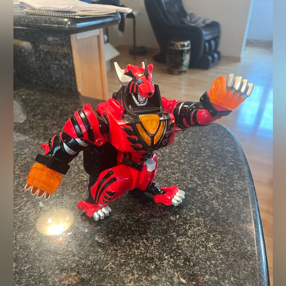 Bendai  Power Rangers . Bekiranger Jungle fury, megazord, Red and Black 2007